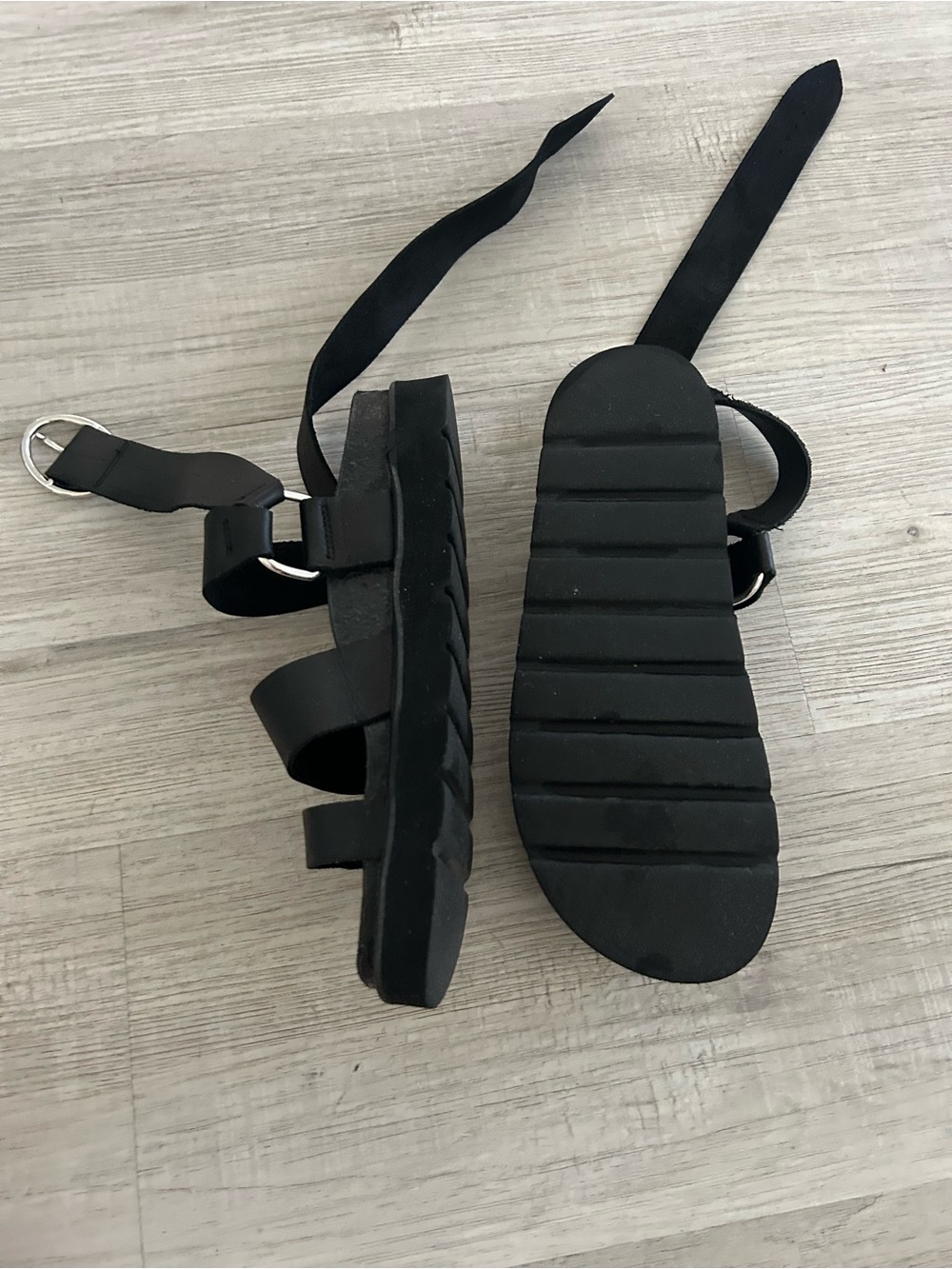 Women's Strappy Ankle-Buckle Sandals in black - Picture 5 of 7
